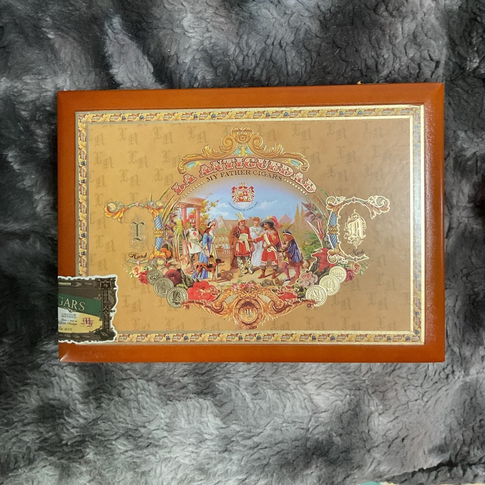 Empty My Father La Antiguedad Corona Grande Cigar Box.